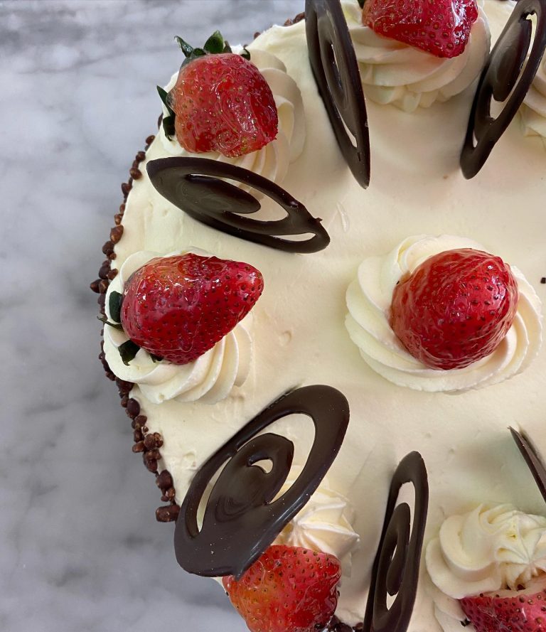 122114227 181218220244718 654413812871672427 n 768x889