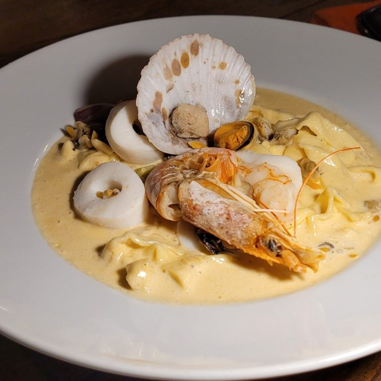 323704714 840560580573120 329760503473980739 n 768x768