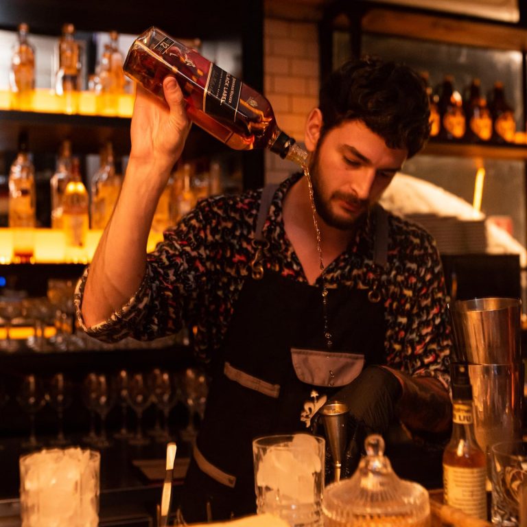 325861679 1234993034096025 1750521684977923472 n 768x768