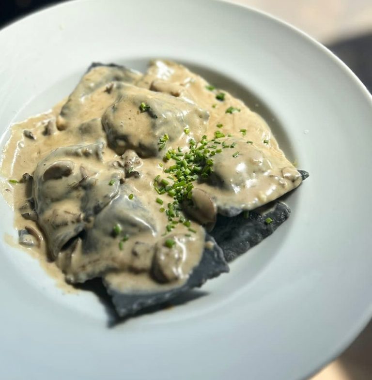 342394284 914309786453554 3135870519385624382 n 768x785