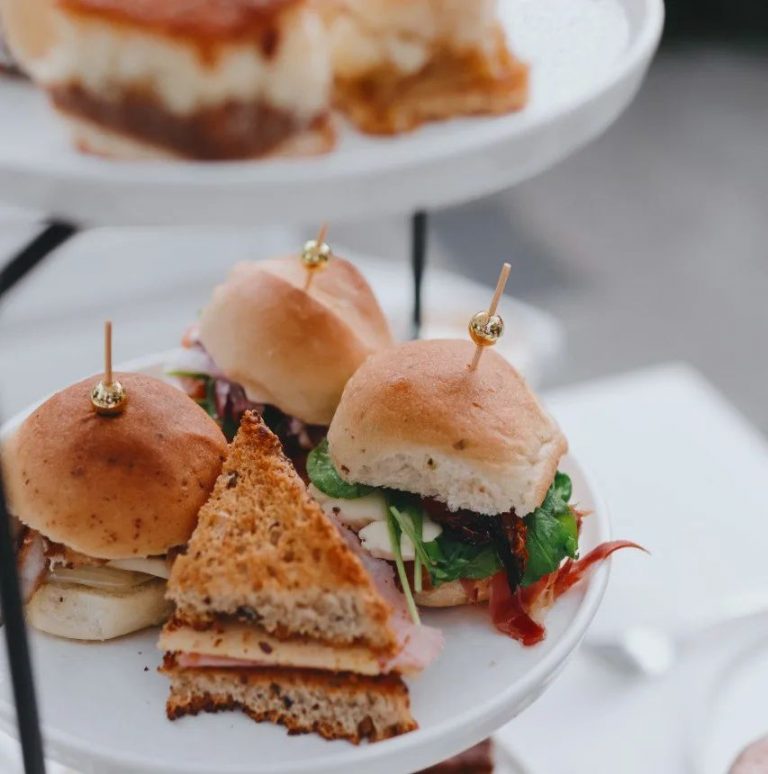 379834612 696042579218768 413545071772918175 n 768x774