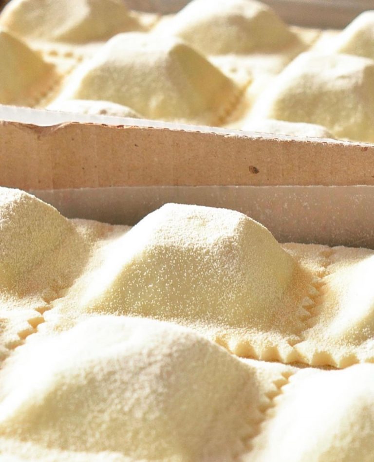 385054267 18316342438102169 3941227329188108622 n 768x949