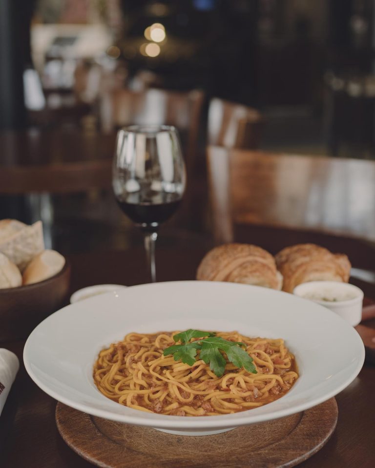 404198883 18014363548962678 4858861106789003197 n 768x960