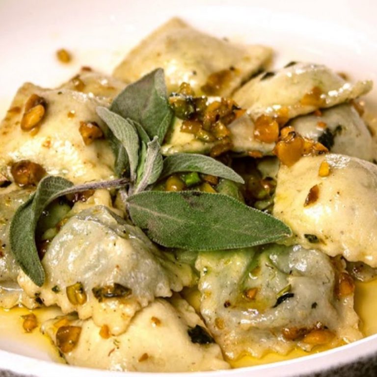 404295839 17904426638866069 8307497758981784941 n 768x768