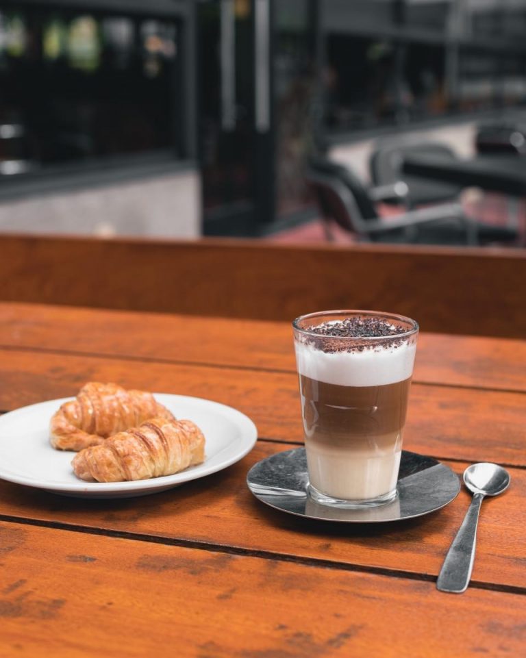 415784815 787769876728225 6872188790786603019 n 768x961