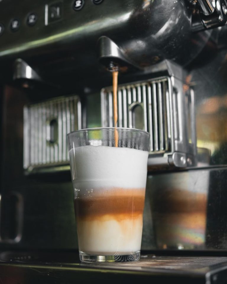 415913801 787769886728224 8501972371131828496 n 768x961