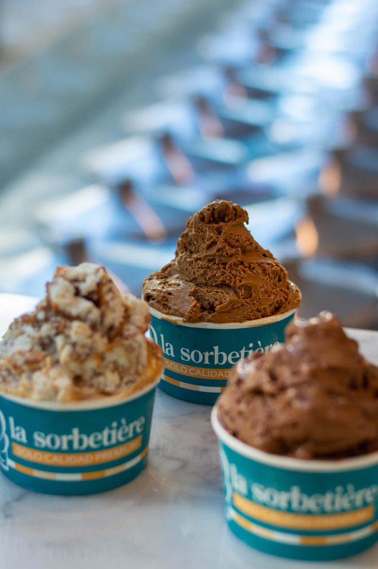 391612216 1114152353321646 8392240568425264148 n 768x1155