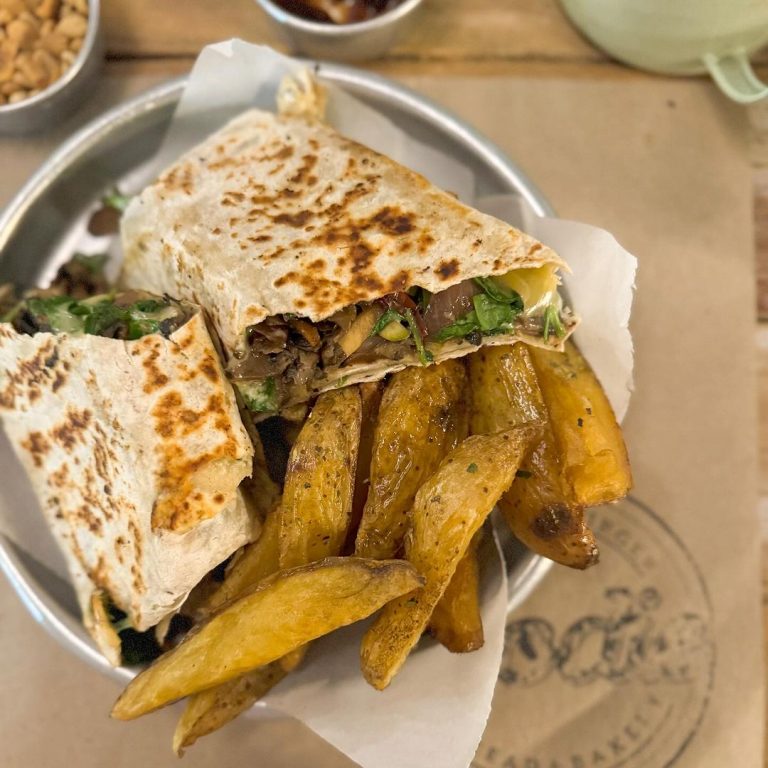 462057687 18465623173059134 8359286119822814586 n 768x768