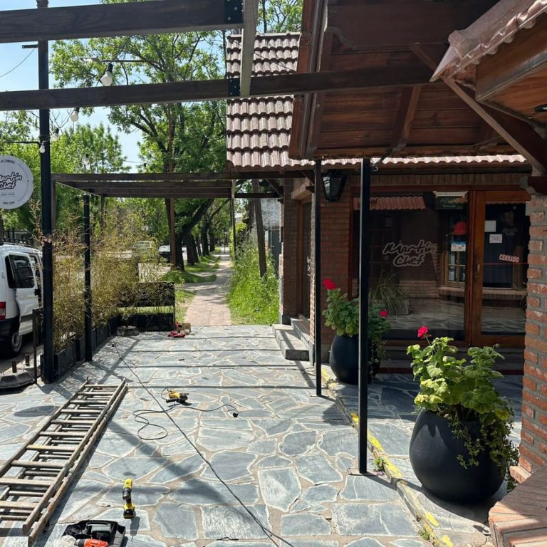 462311400 1664526101129792 6027539693440076117 n 768x768